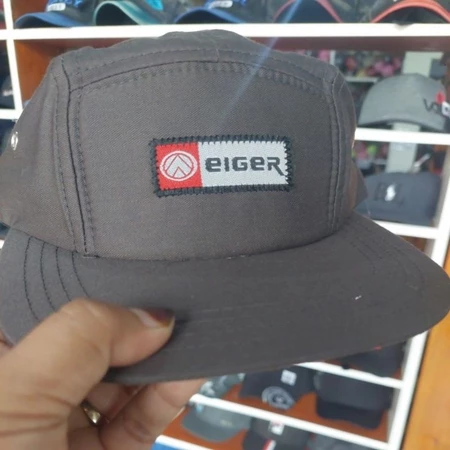 SNAPBACK DISTRO 5 PANEL PACTH BORDIR - Eiger Brown